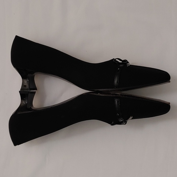 Stuart Weitzman Women's Size 8.5 Slipon 1.5 inch heel shoe - Picture 6 of 10